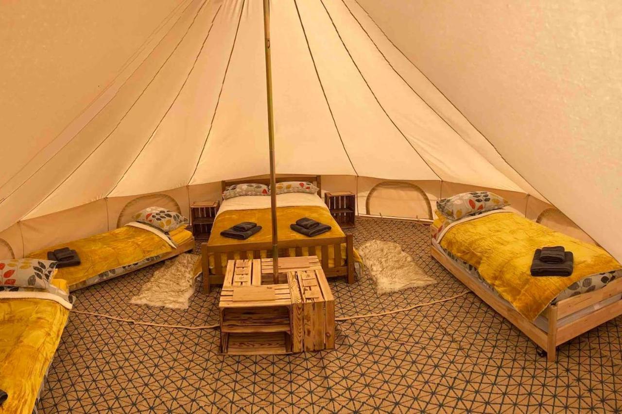 Roaches Retreat Family Glampsite, Rocky Reach Bell Tent With Outdoor Adventures And Campfire Nights Upper Hulme Exterior foto