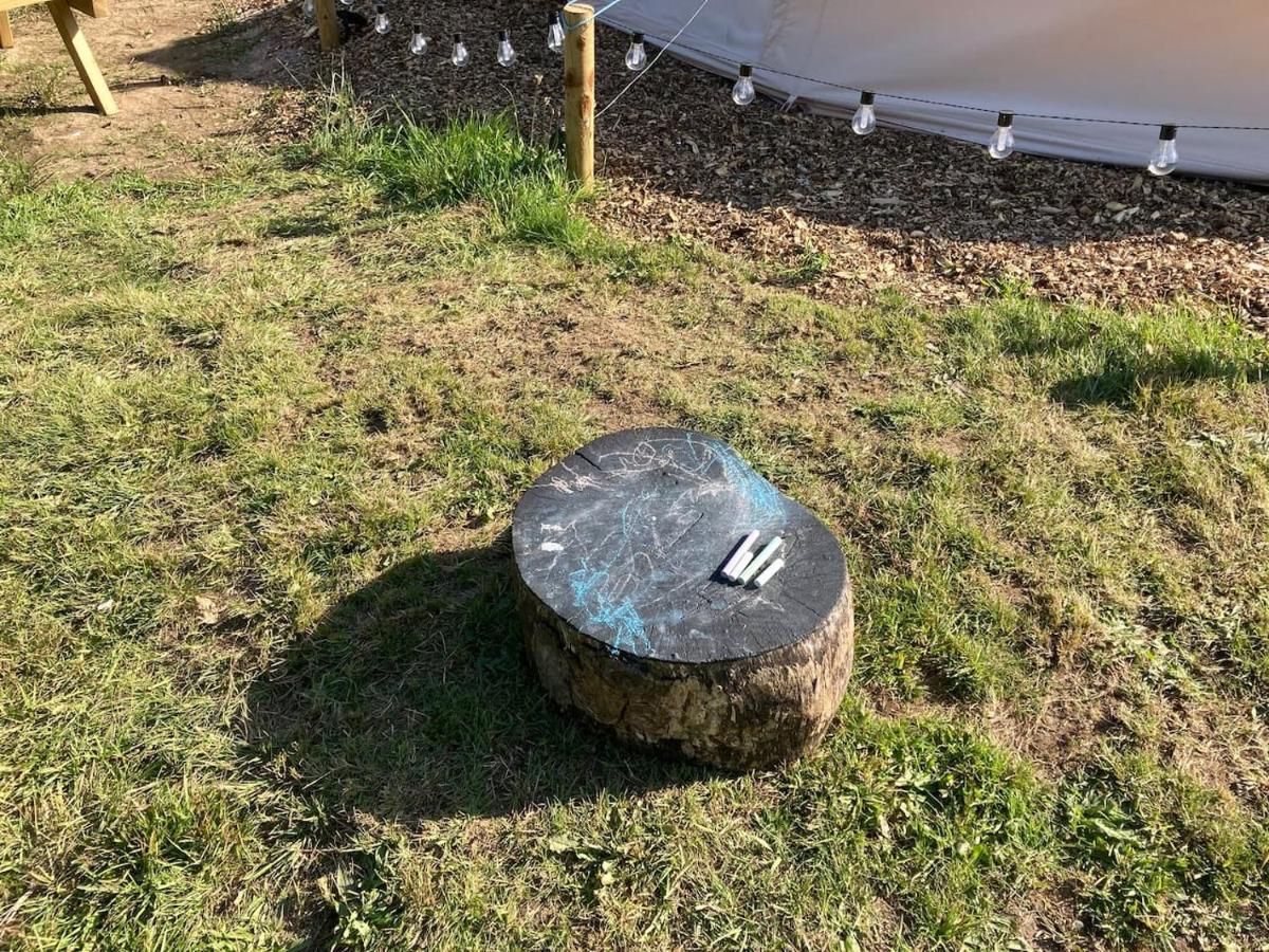 Roaches Retreat Family Glampsite, Rocky Reach Bell Tent With Outdoor Adventures And Campfire Nights Upper Hulme Exterior foto