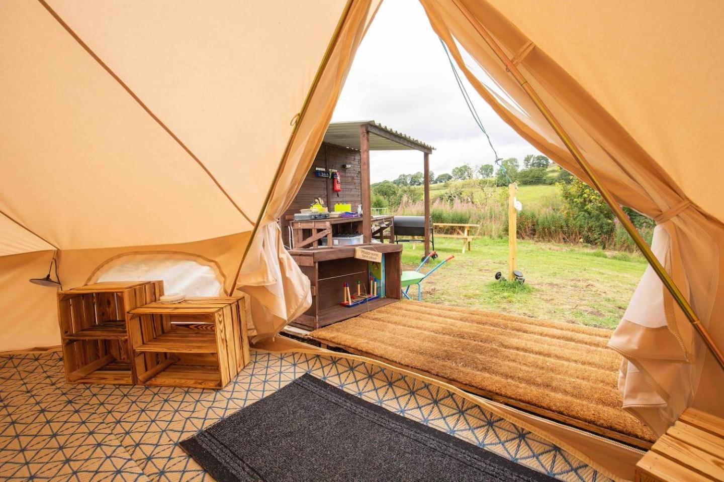 Roaches Retreat Family Glampsite, Rocky Reach Bell Tent With Outdoor Adventures And Campfire Nights Upper Hulme Exterior foto